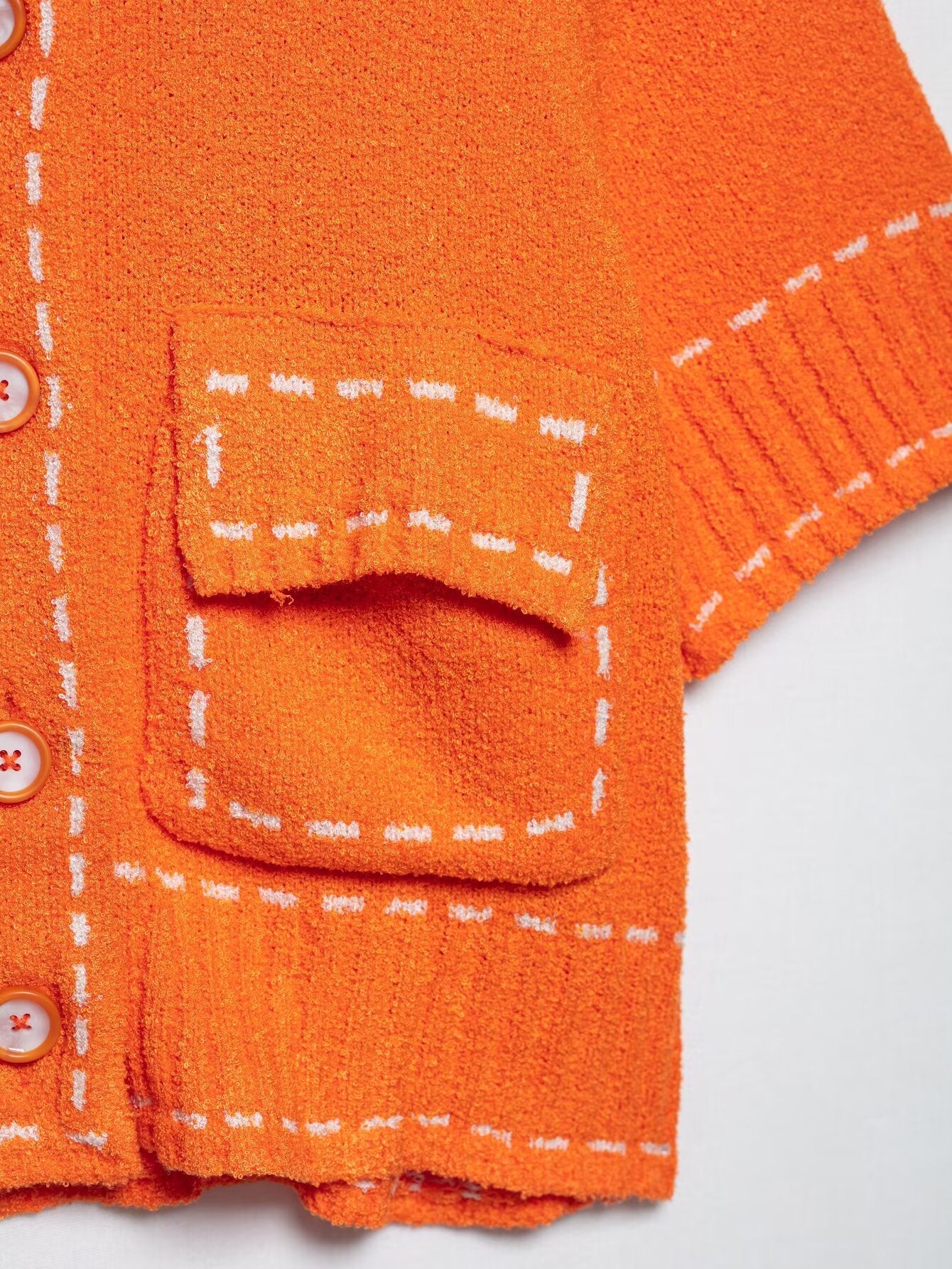 STRICKJACKE DETAILS
