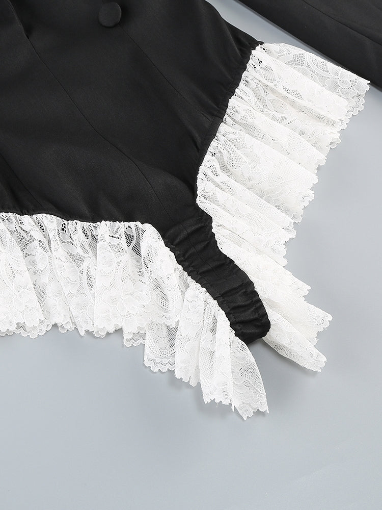 BLAZER-STIL MIT SPITZEN-DETAILS
