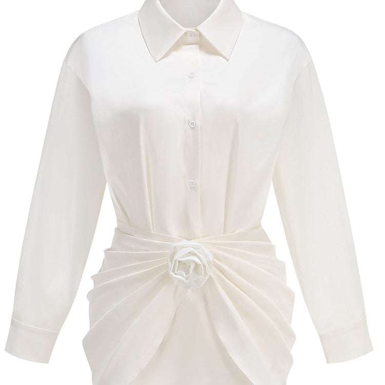HEMDKLEID MIT 3D-BLUME