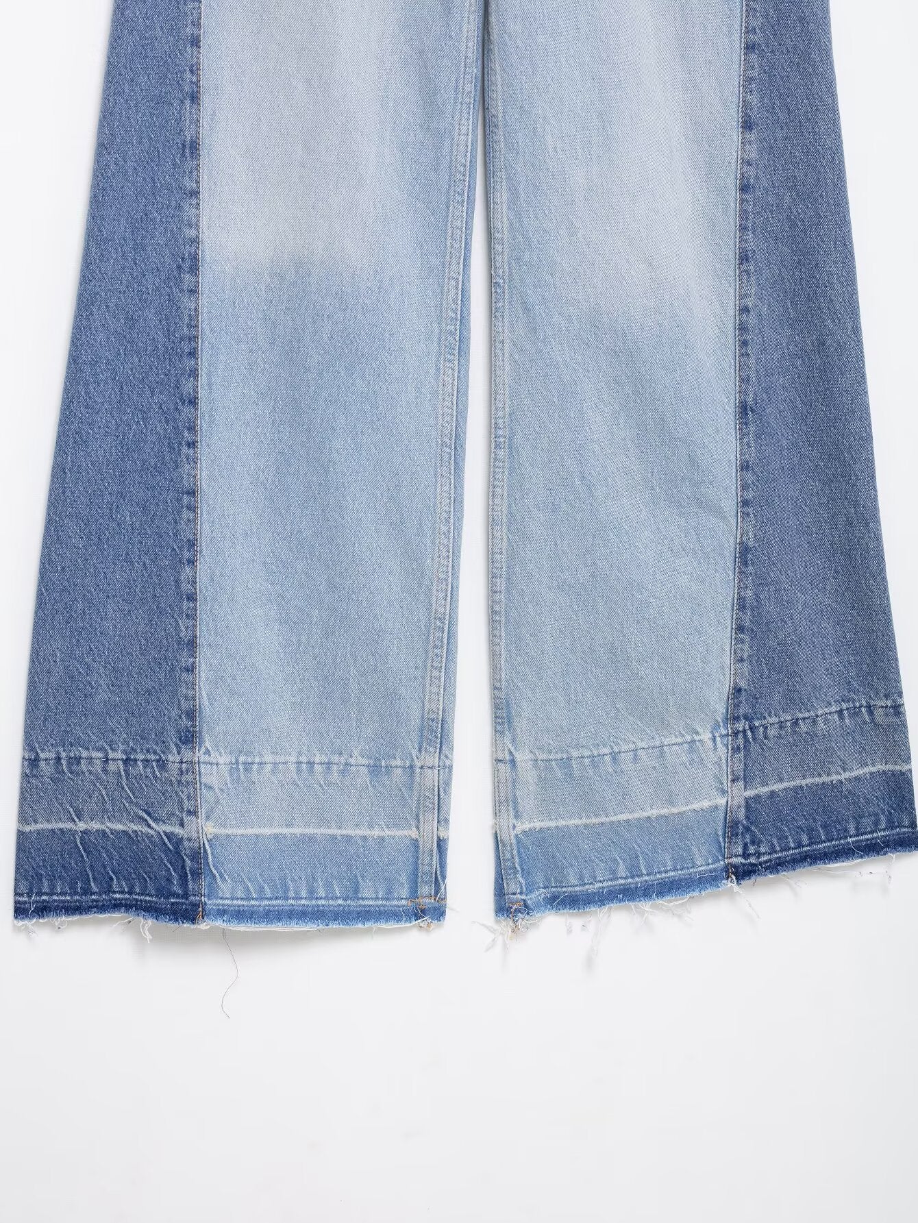 JEANS IM STREETWEAR-STIL