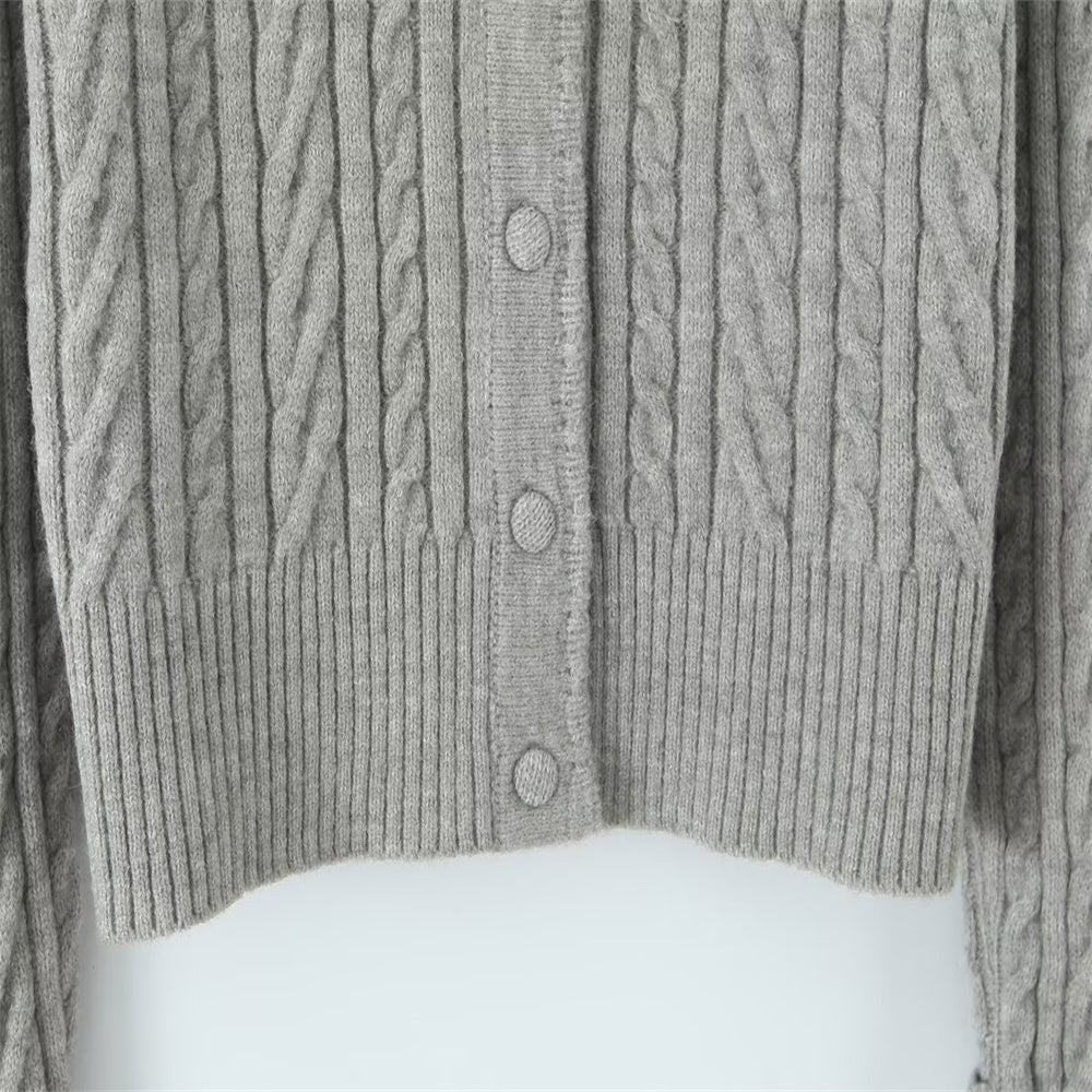GERIPPTES STRICKSET MIT CARDIGAN UND ROCK