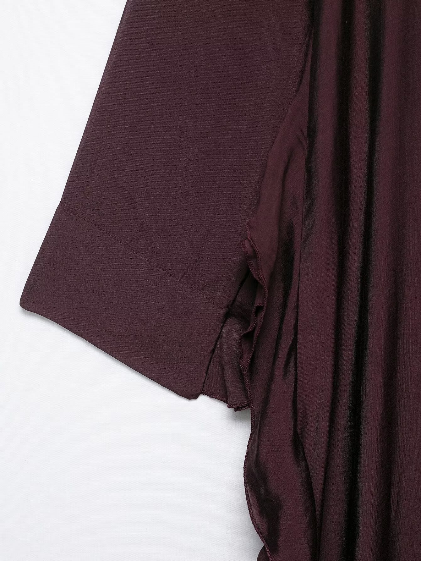LOCKERES SATIN-KLEID MIT SCHLEIFE