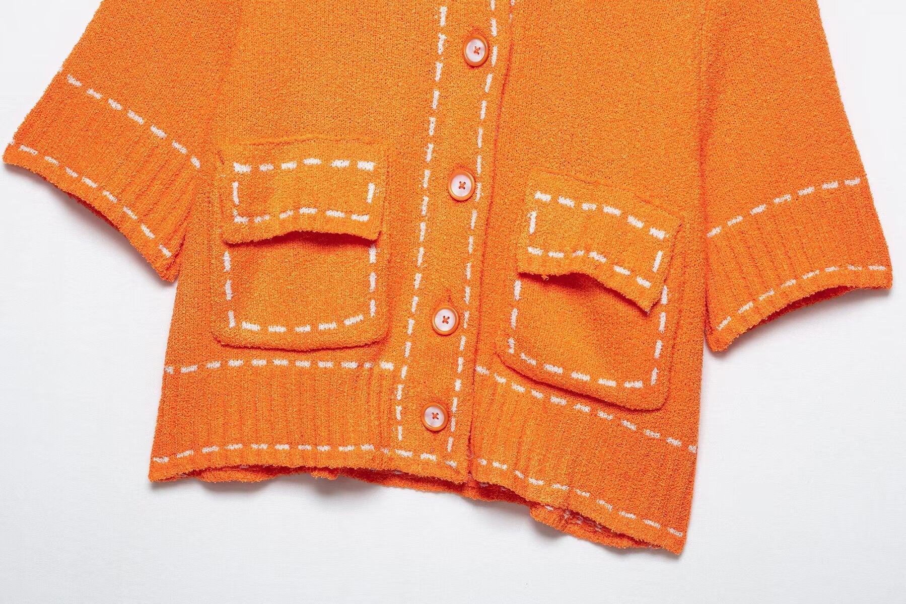 STRICKJACKE DETAILS