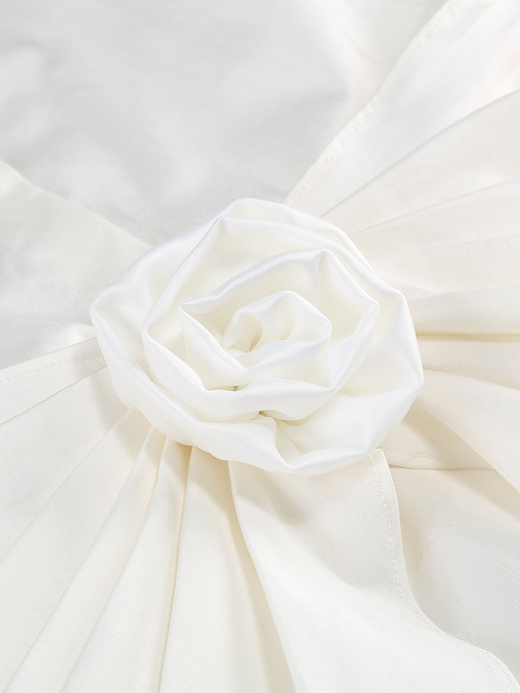 HEMDKLEID MIT 3D-BLUME