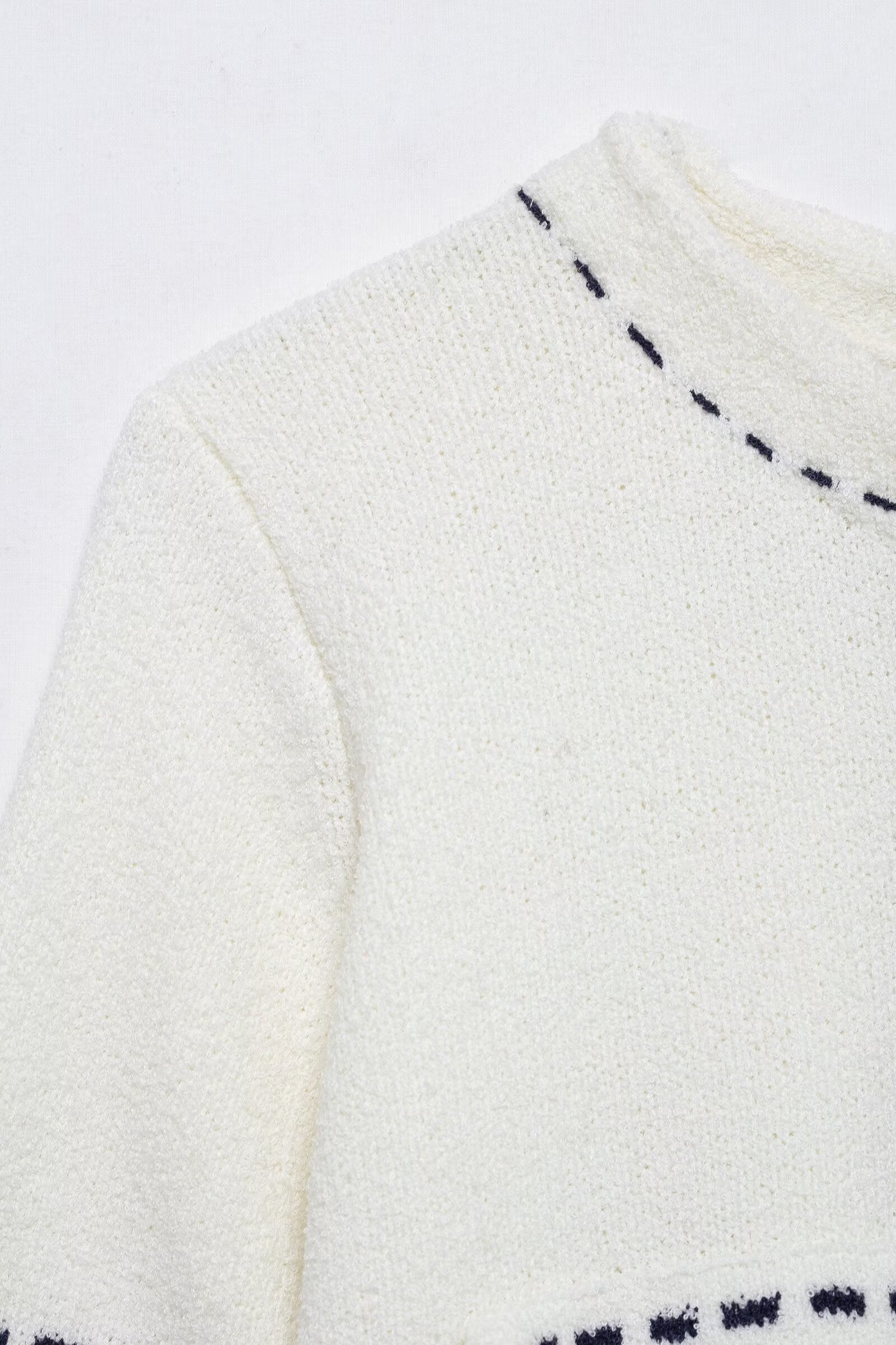 STRICKJACKE DETAILS