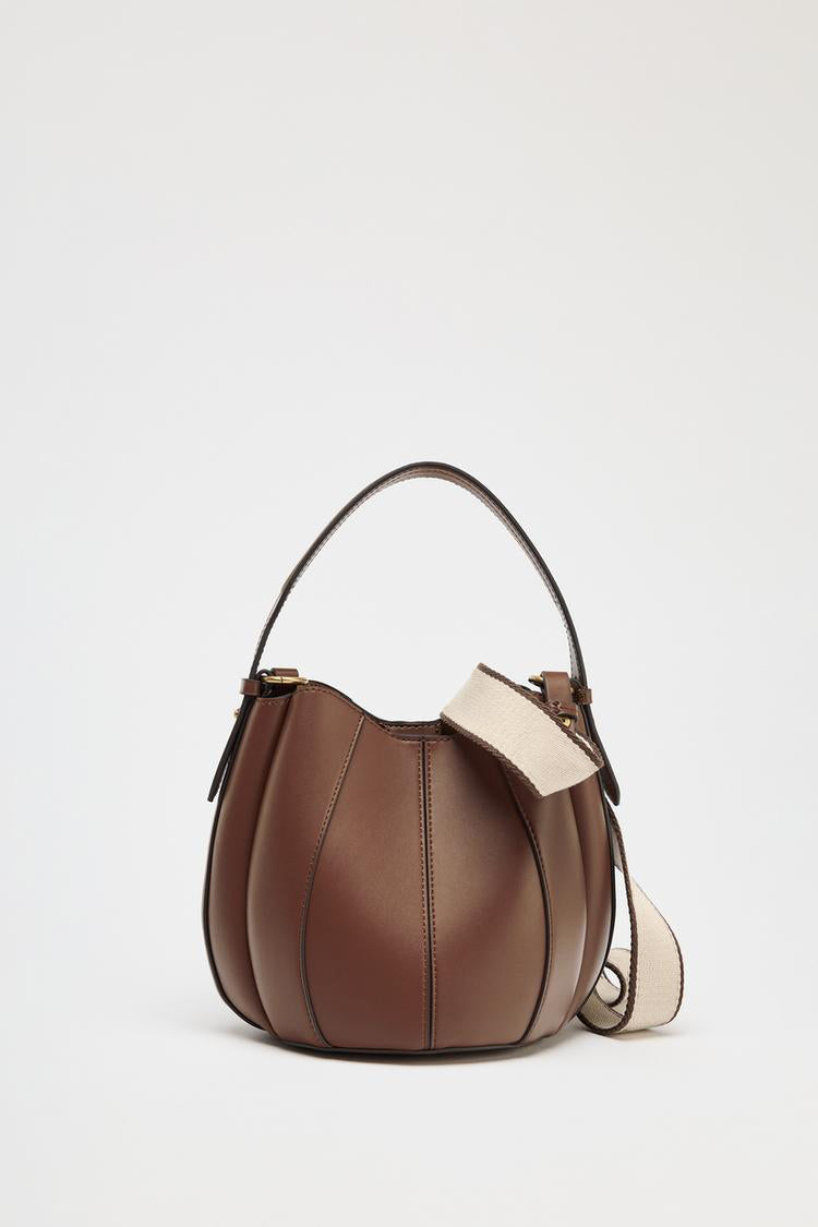 SCHULTERTASCHE IM BEUTELTASCHEN-STIL