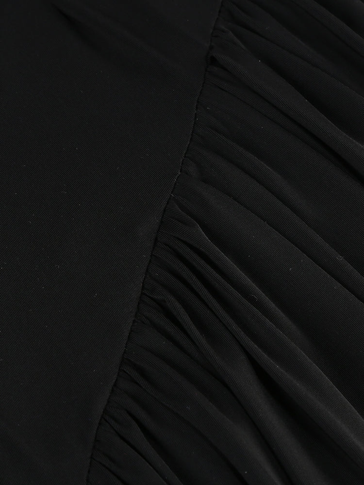 MINI-KLEID MIT STRASS-DETAIL UND SCHLEPPE