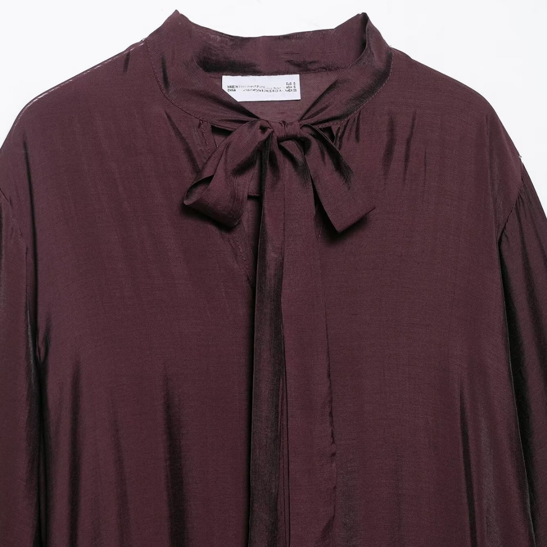 LOCKERES SATIN-KLEID MIT SCHLEIFE