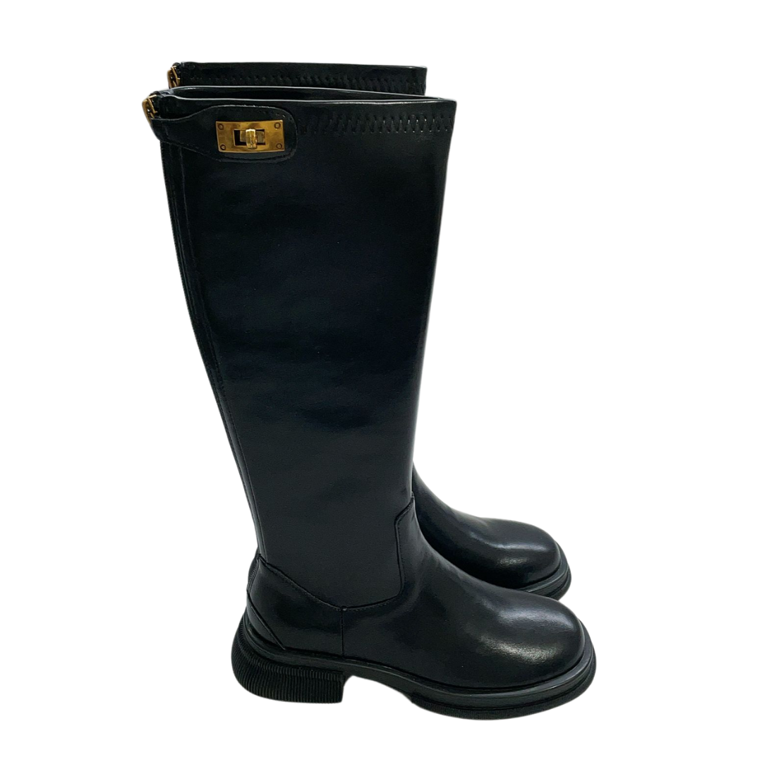 Kniehohe Boots mit klobiger Sohle und goldenen Akzenten